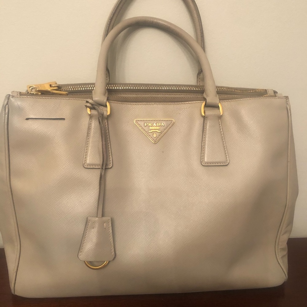 Medium Prada Saffiano Tote